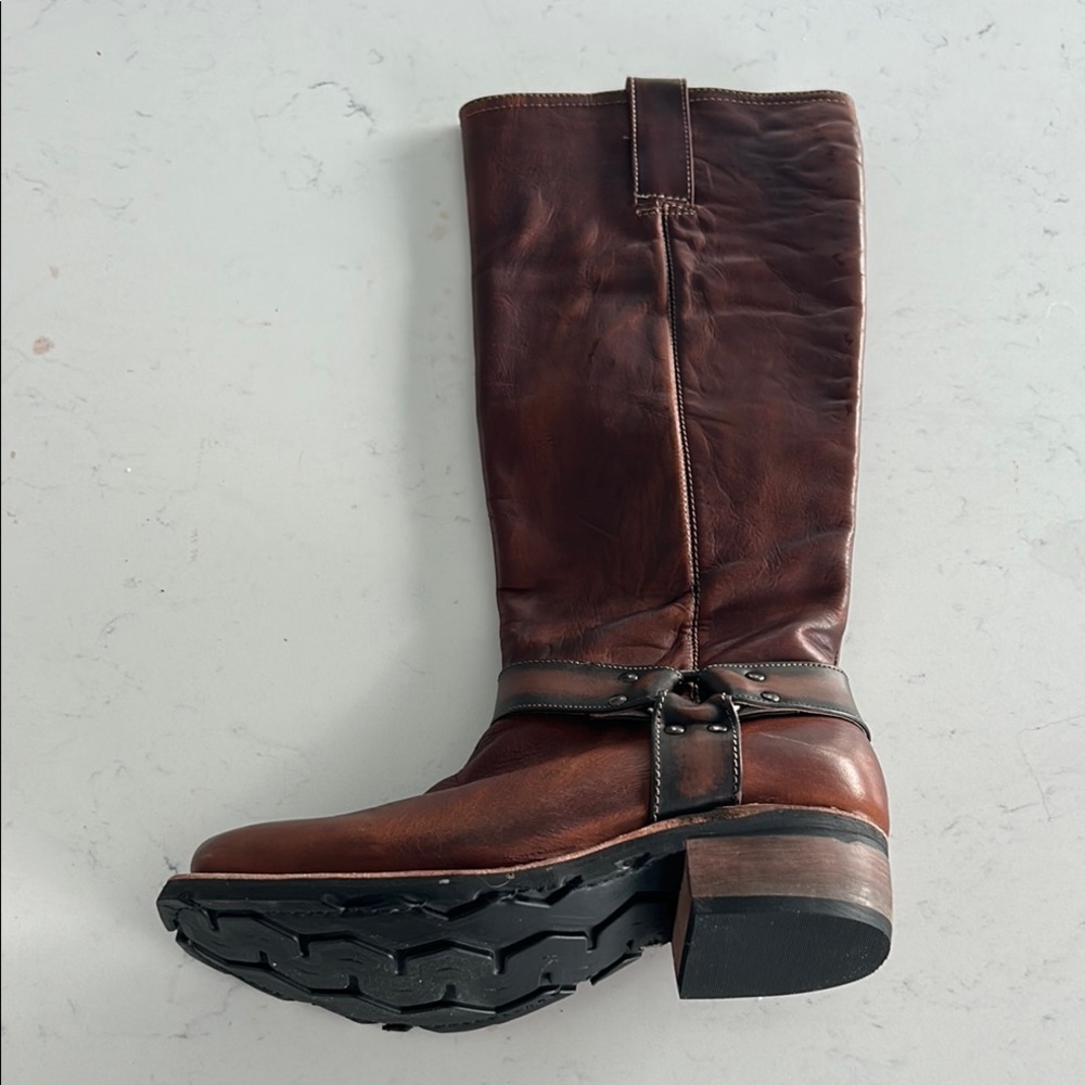 Freebird Brown Heeled Boots with Chunky Heel and Knee High Design - Picture 4 of 6